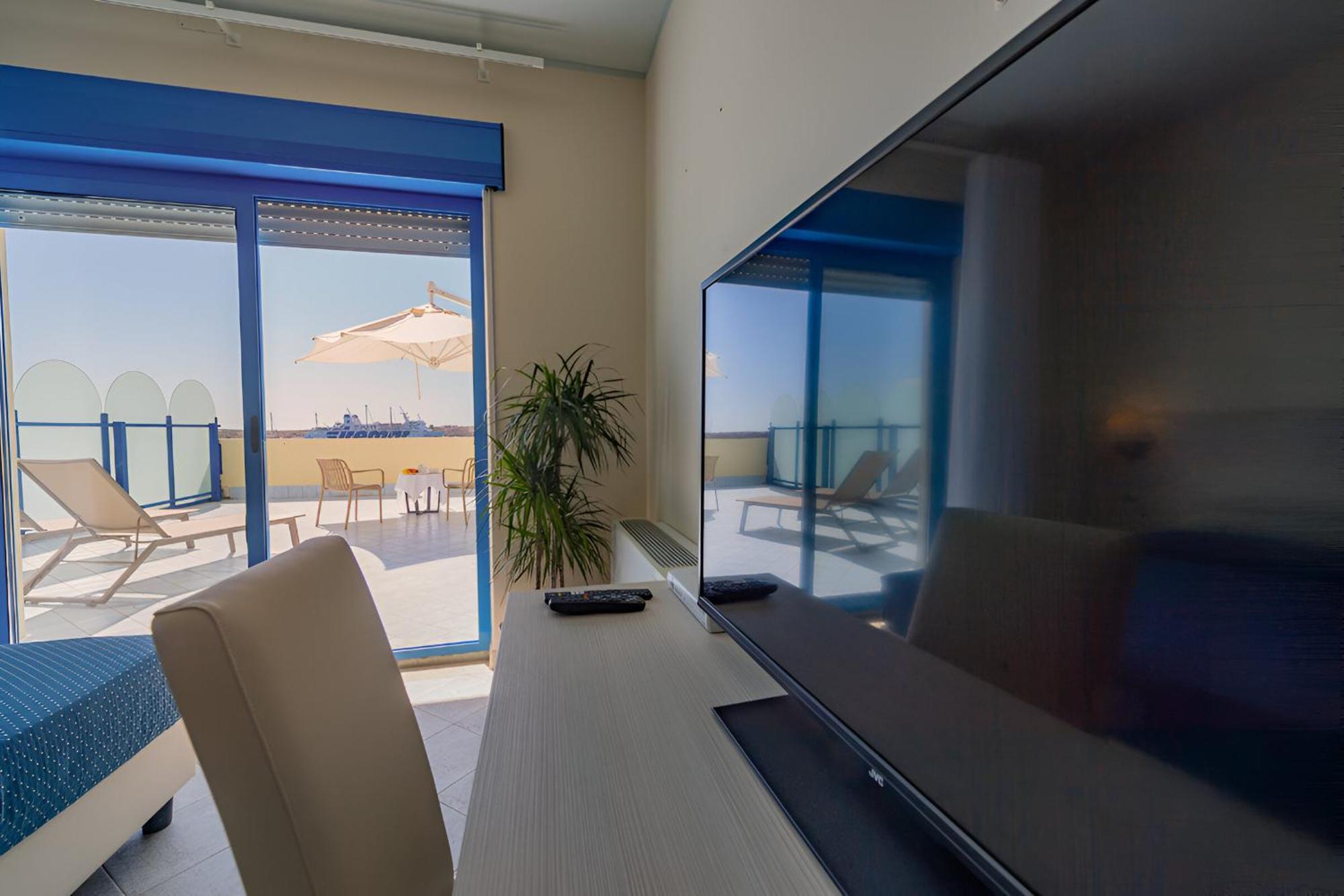 Hotel Baia Turchese Đảo Đảo Lampedusa Ngoại thất bức ảnh