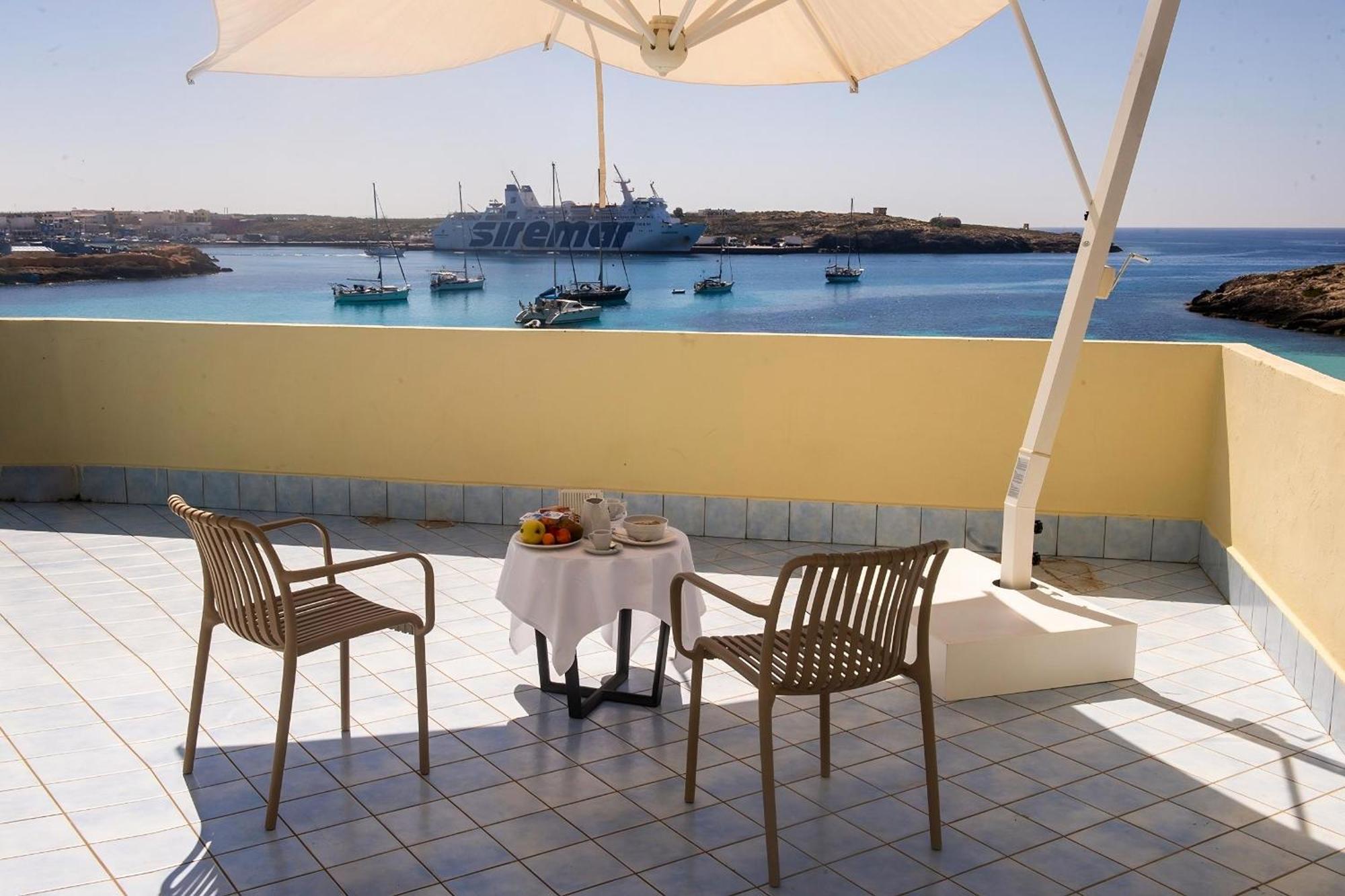 Hotel Baia Turchese Đảo Đảo Lampedusa Ngoại thất bức ảnh